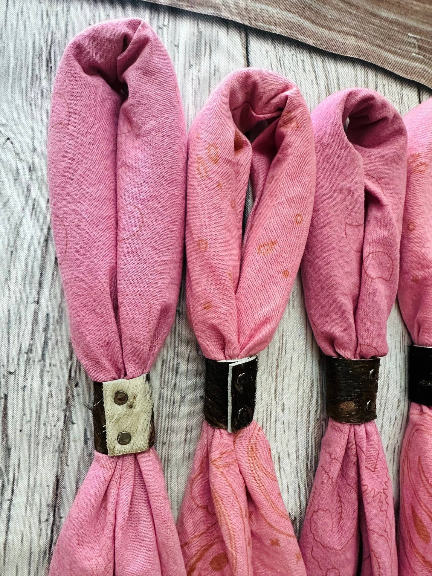 SANGRIA PINK BANDANA W/LEATHER SLIDE