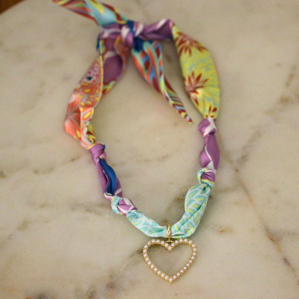 SUNSET GARDEN SCARF NECKLACE - OPEN PEARL HEART
