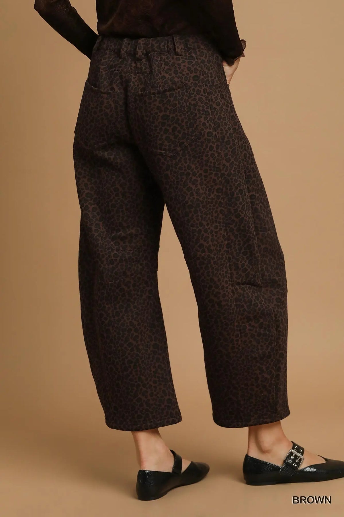 LEOPARD PRINT BARREL PANTS