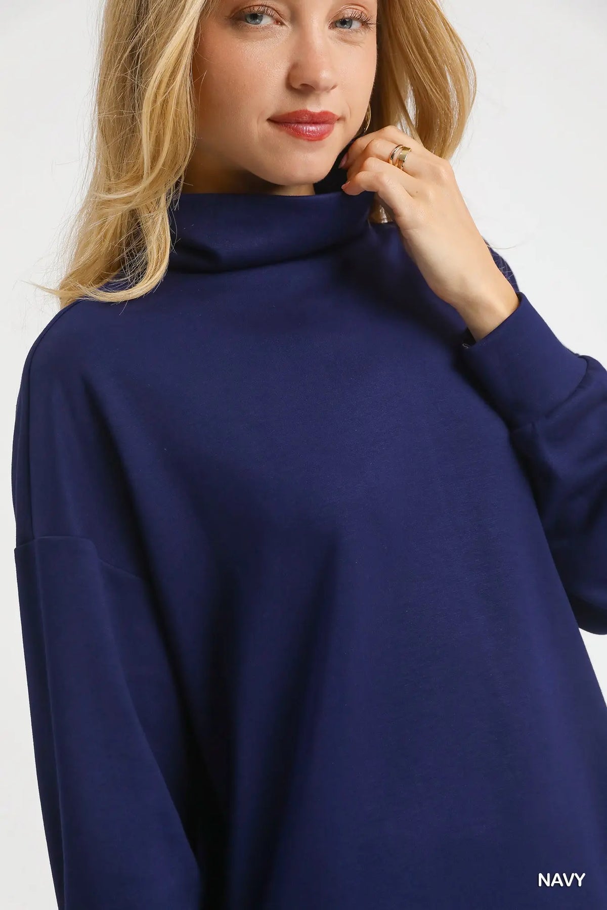 ON THE MOVE TOP - NAVY