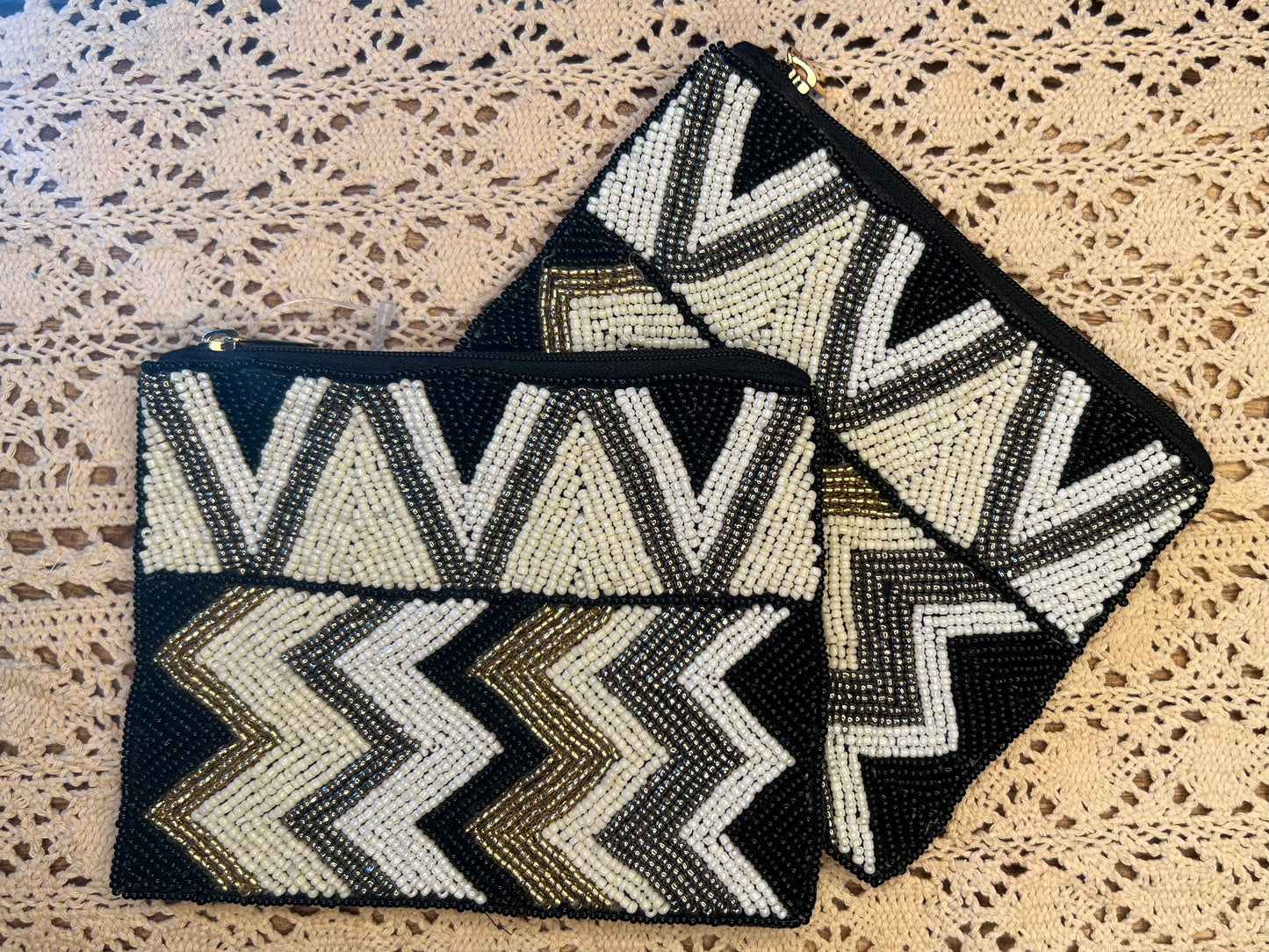 WHITE & GOLD BEADED COIN PURSE