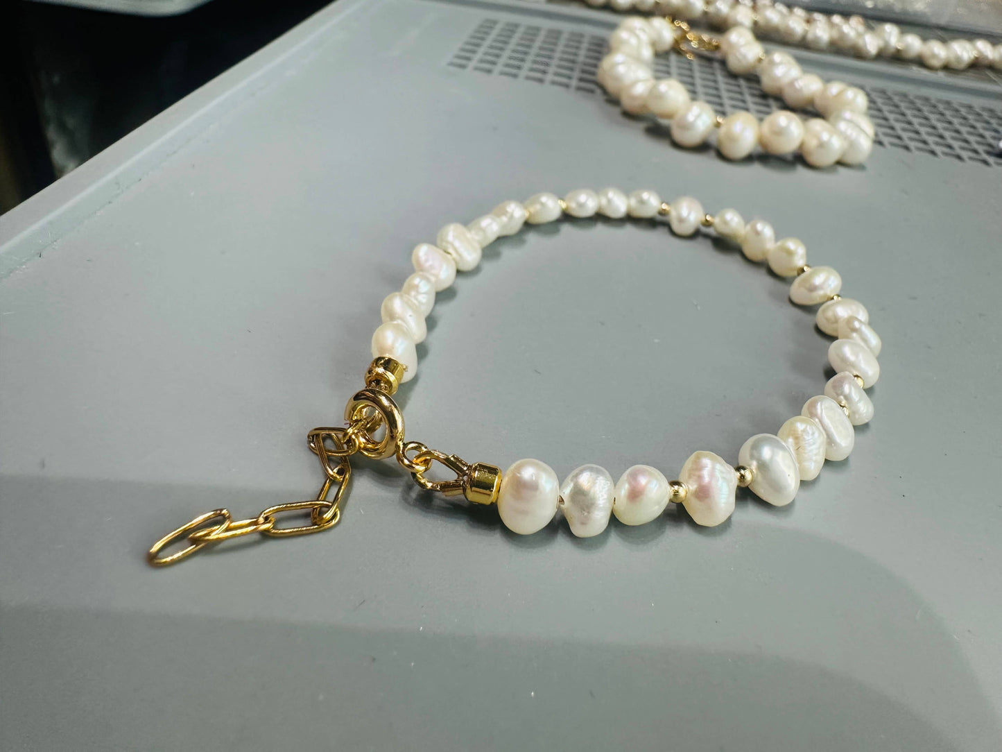 Ivory Pearl & Gold Bracelet