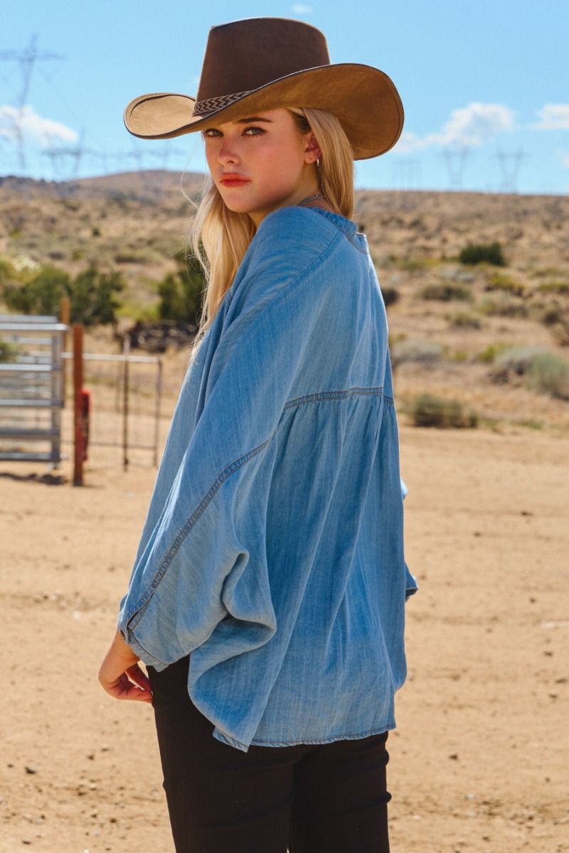 ATTENTION TO DETAIL TOP