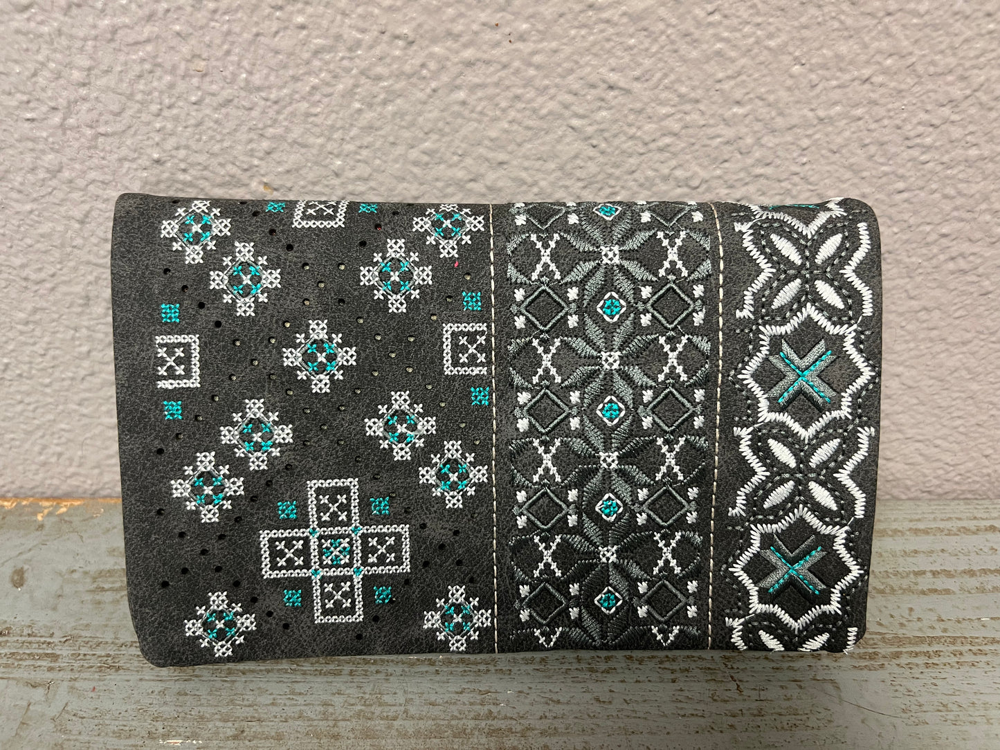 TAYLOR CLUTCH CROSSBODY