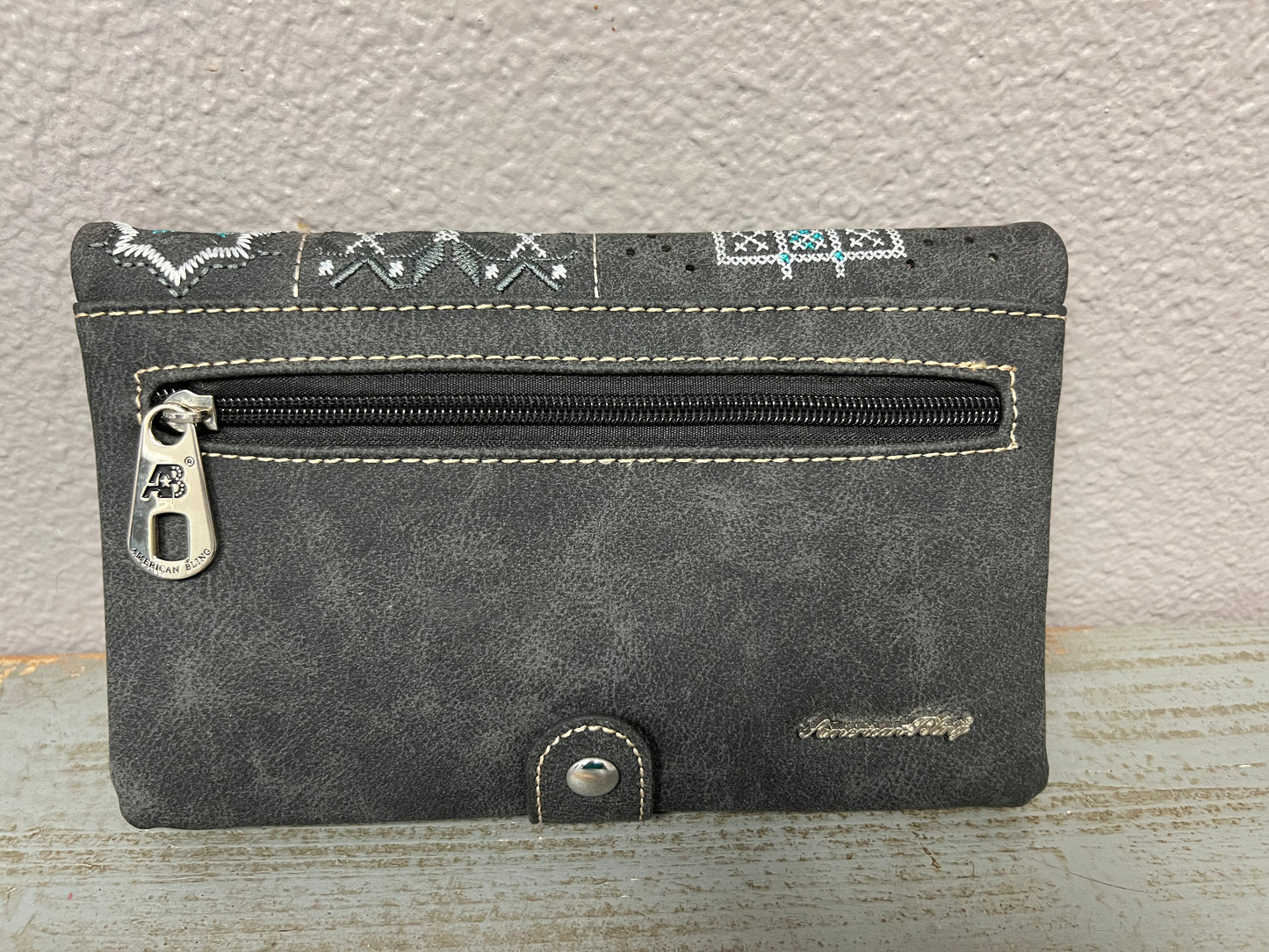 TAYLOR CLUTCH CROSSBODY