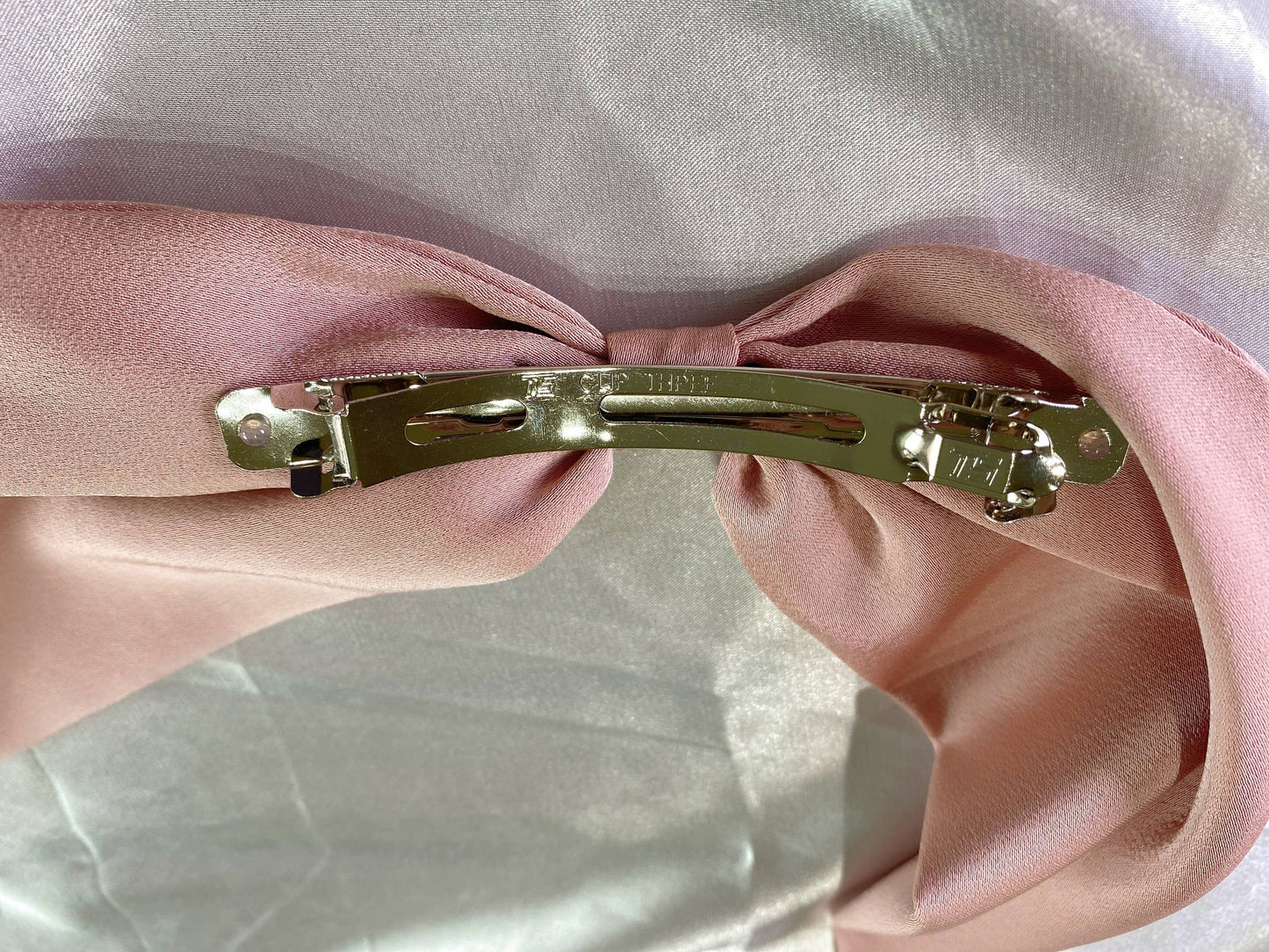 SATIN HAIR CLIP - PINK