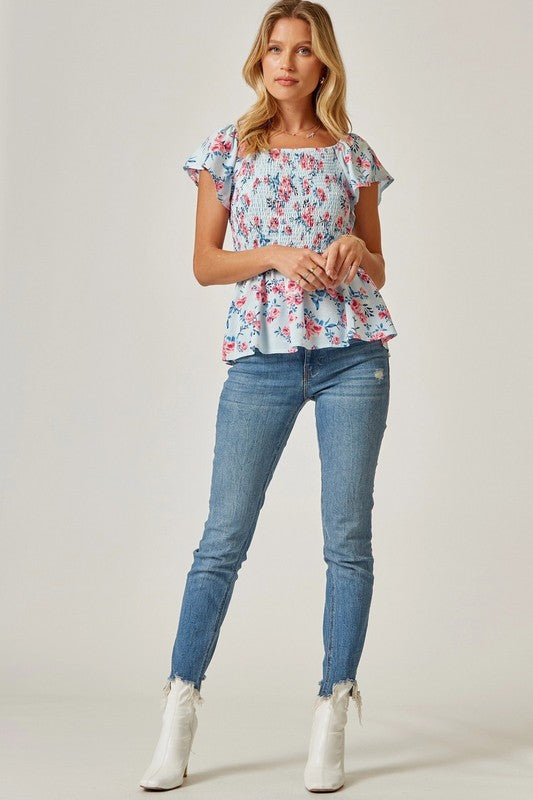 FLORAL PRINTED SMOCKED TOP - LIGHT BLUE