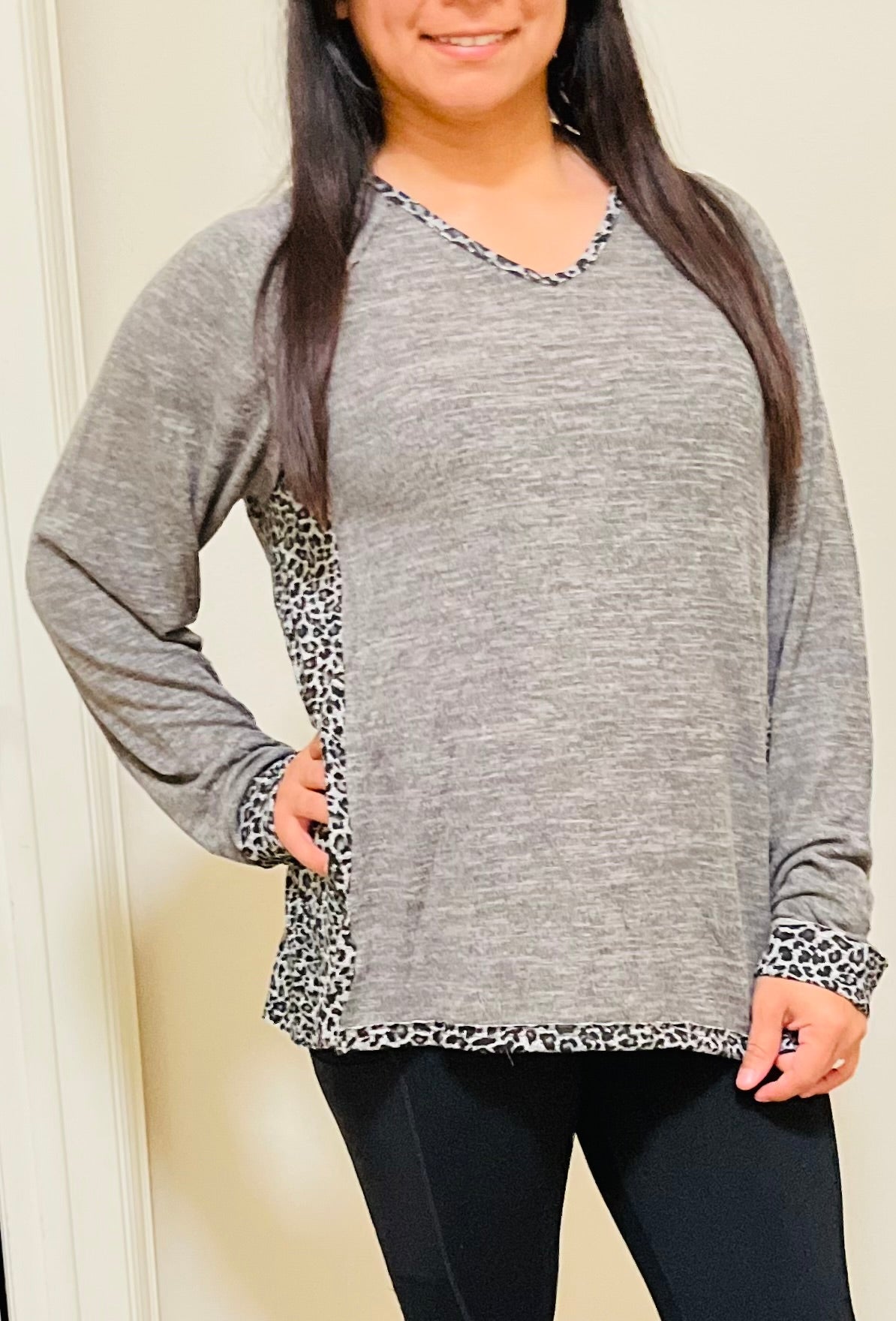 GREY LEOPARD TOP