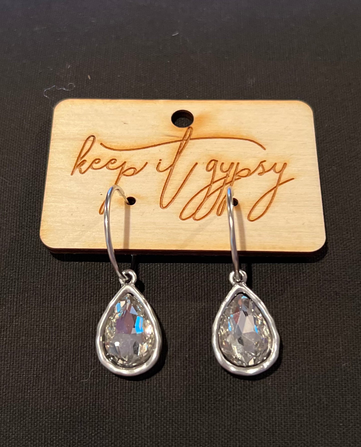 CLEAR CRYSTAL TEARDROP EARRINGS