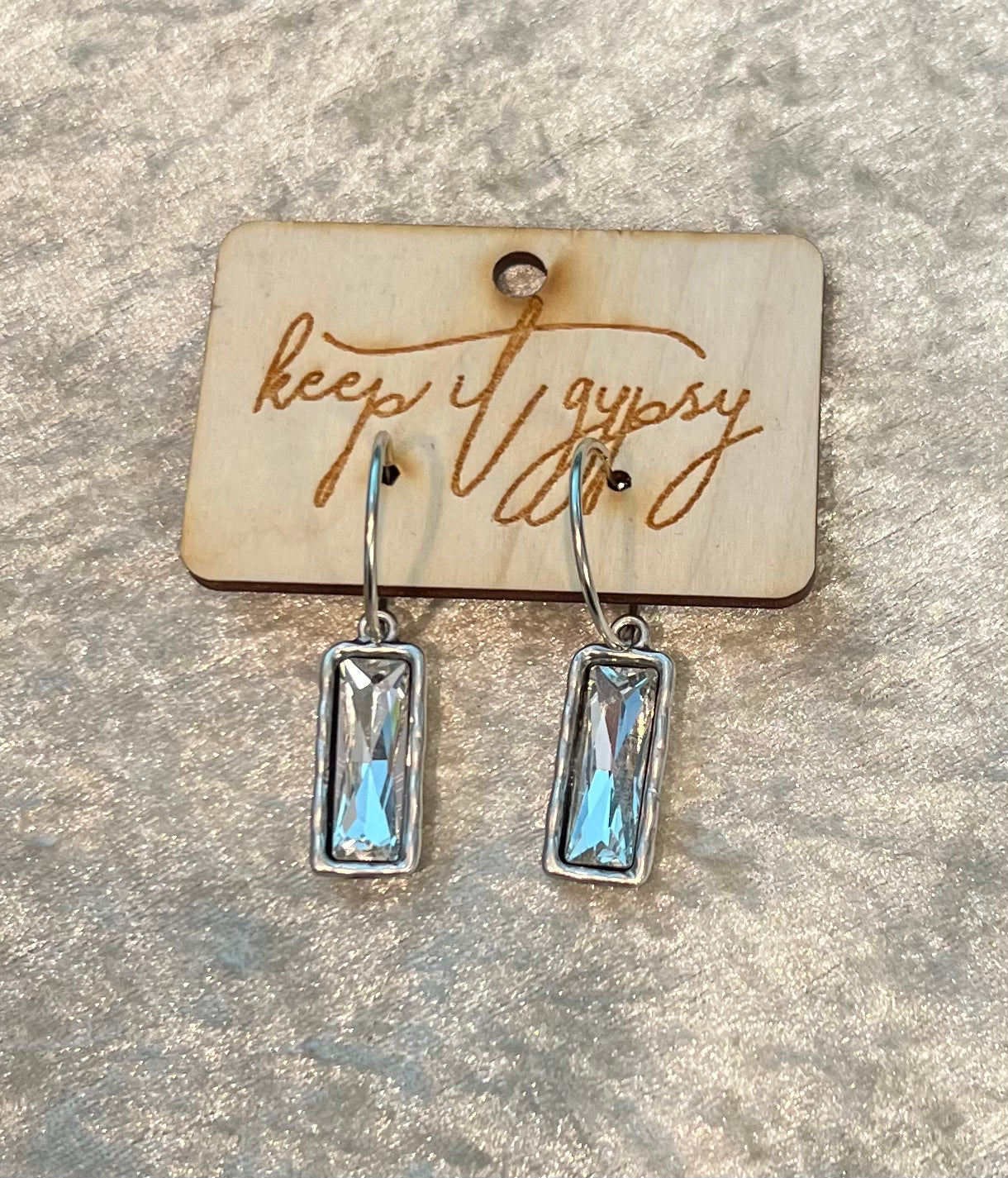 CLEAR CRYSTAL EARRINGS