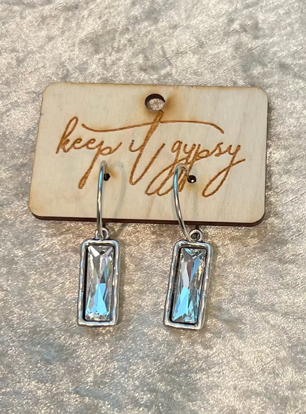 CLEAR CRYSTAL EARRINGS