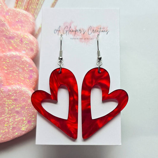 RED MARBLE PEARL CUTOUT HEART EARRINGS