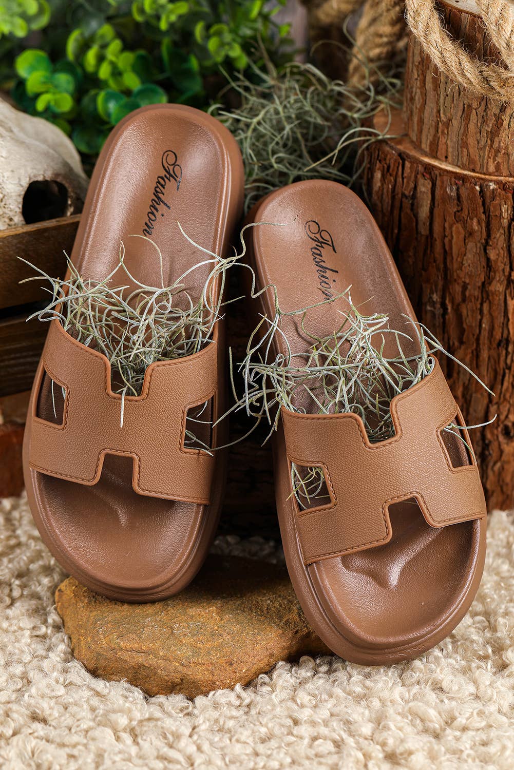 CUTOUT DESIGN OPEN TOE PLATFORM SANDALS - CHESTNUT