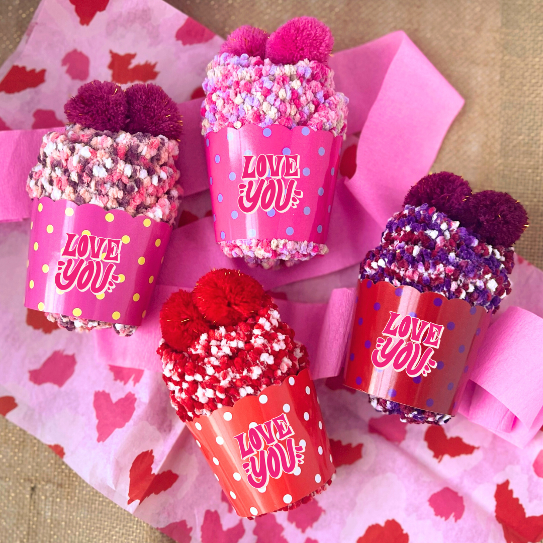 "LOVE YOU" CUPCAKE SOCKS - WINE