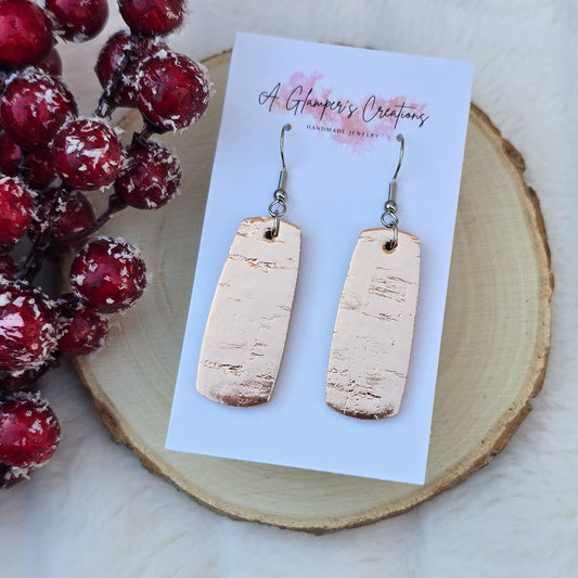 ROSEGOLD METALLIC MINI BAR EARRINGS.