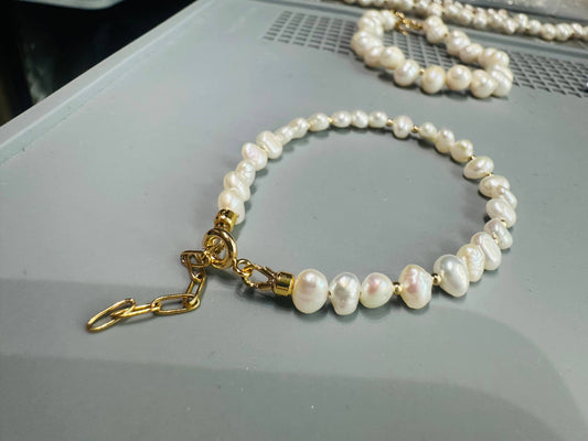 Ivory Pearl & Gold Bracelet  