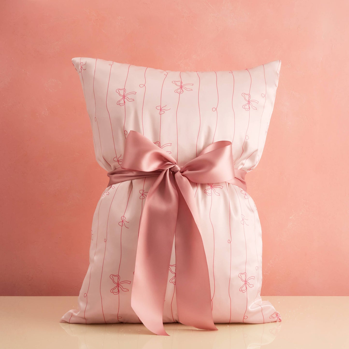 SATIN PILLOWCASE - STRIPED BOWS