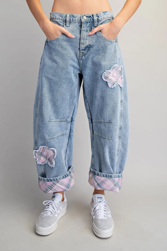 FLORAL PATCH BARREL JEANS