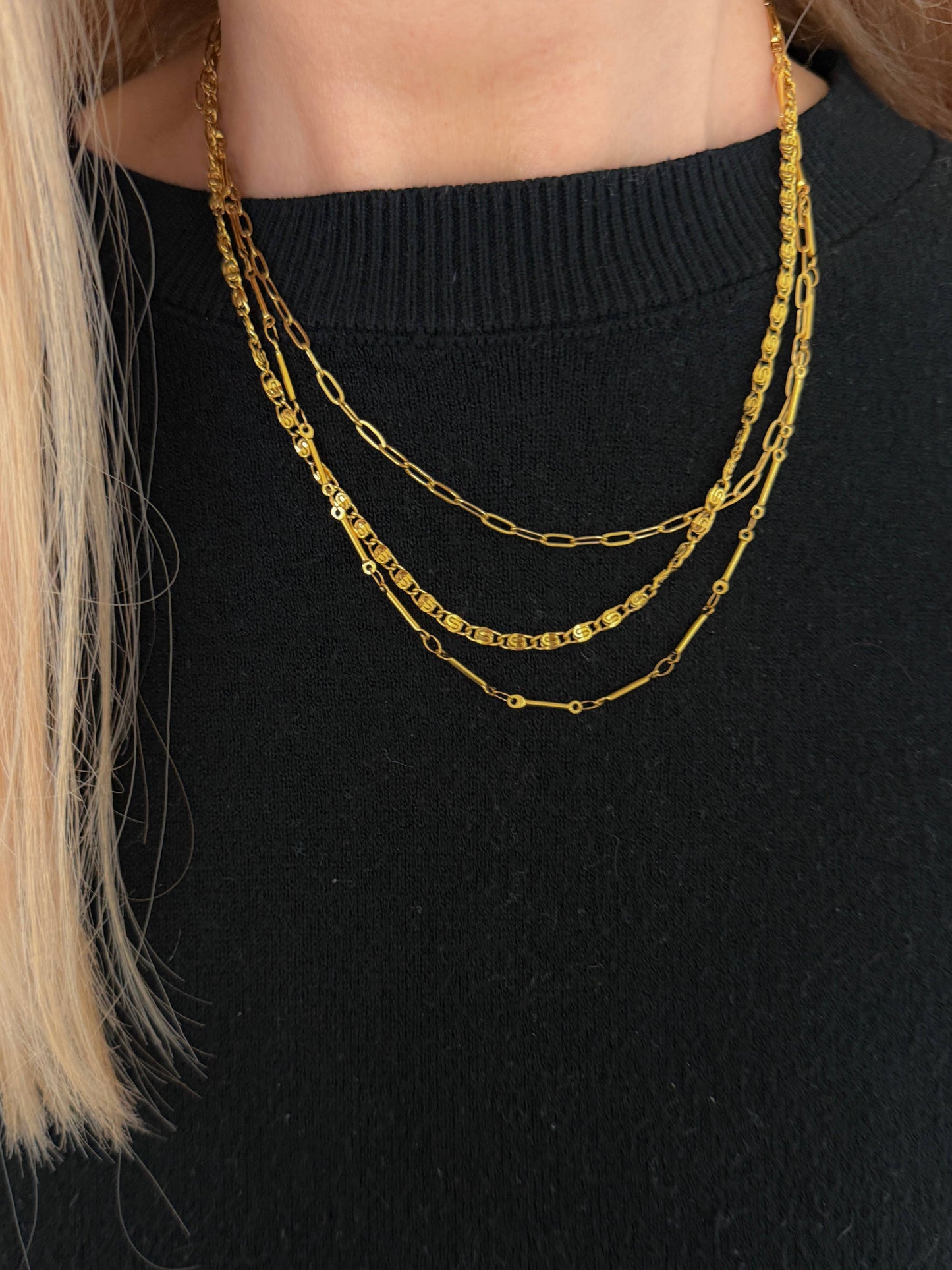 TRIPLE LAYERED NECKLACE