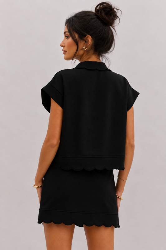 SPORTY SCALLOP TOP