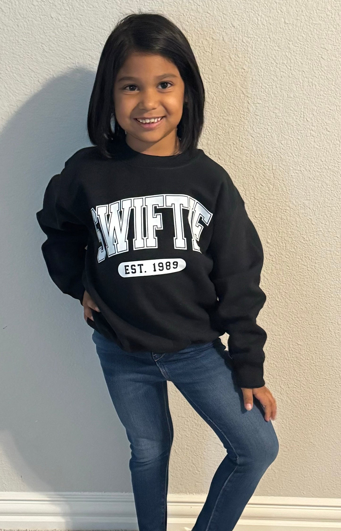 SWIFTIE SWEATSHIRT