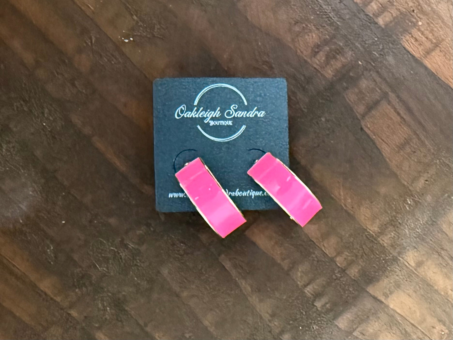 SMALL HOOP EARRINGS - HOT PINK