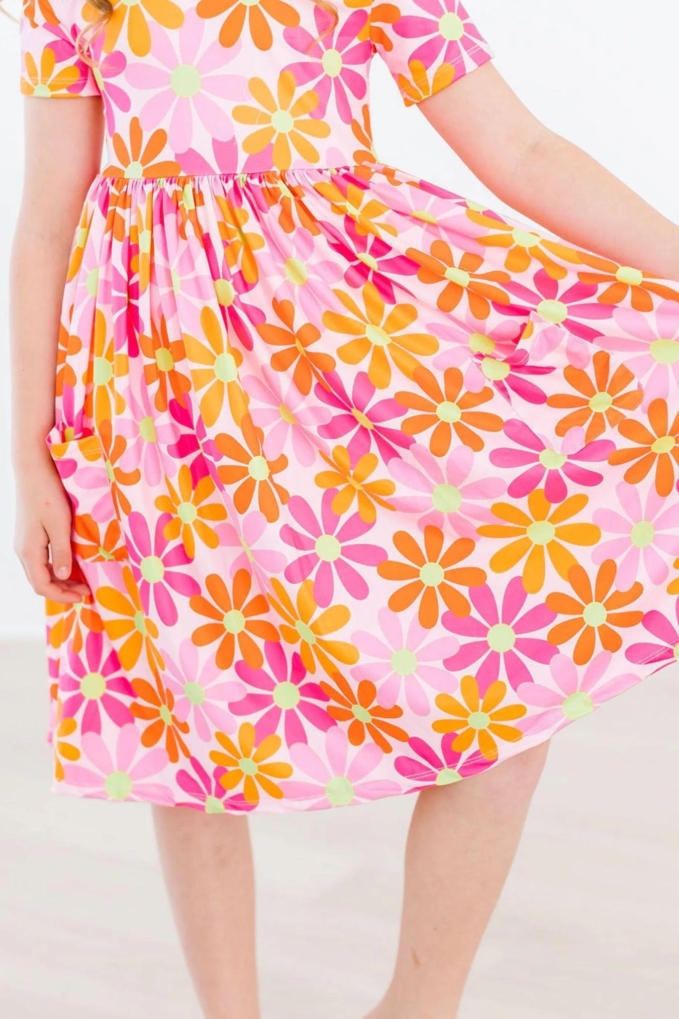 CARLY TWIRL DRESS - RETRO DAISIES