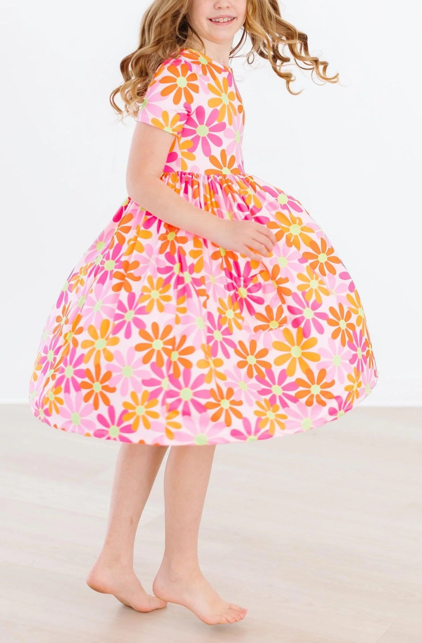 CARLY TWIRL DRESS - RETRO DAISIES