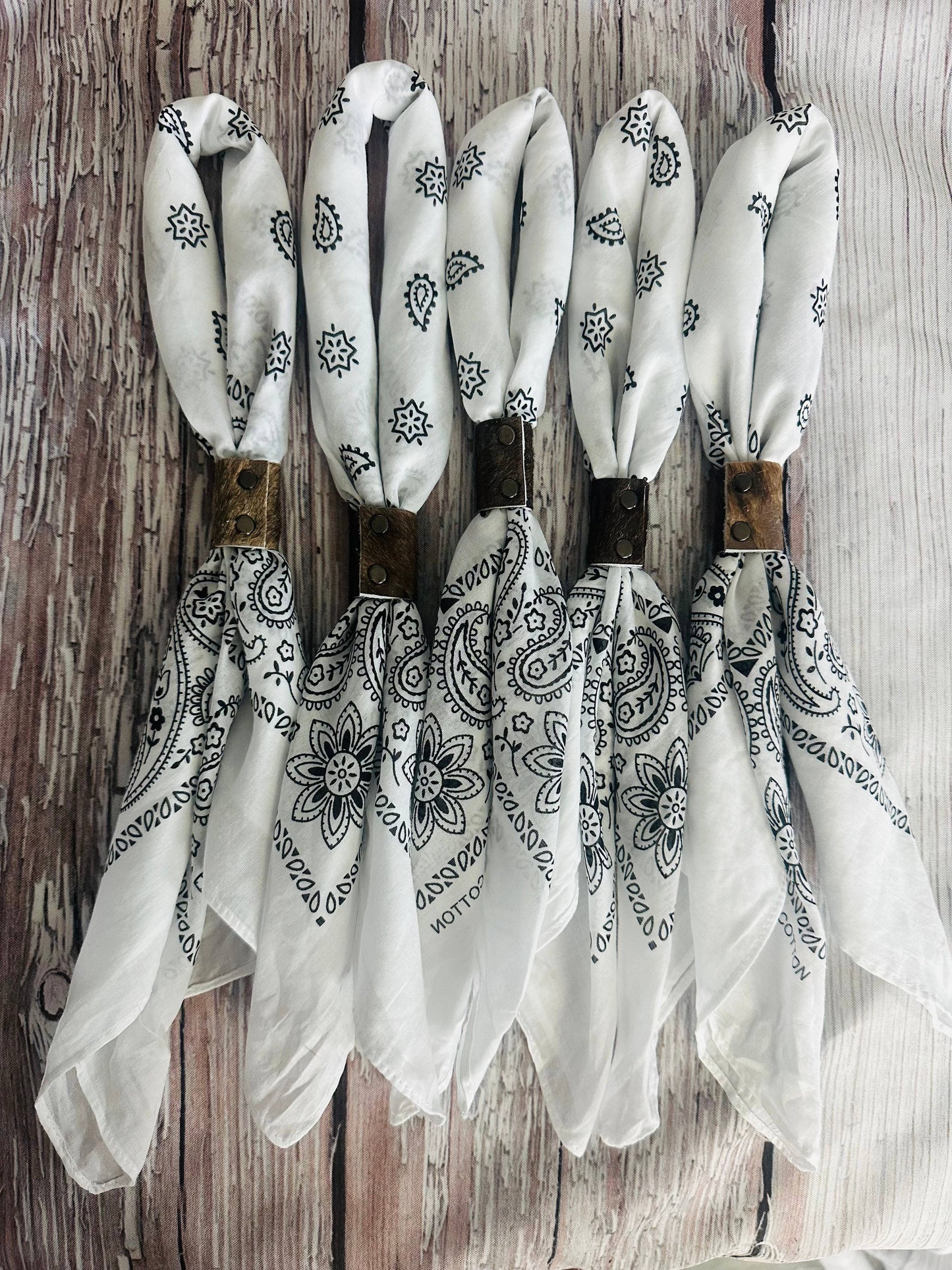 IVORY & BLACK BANDANA W/LEATHER SLIDE