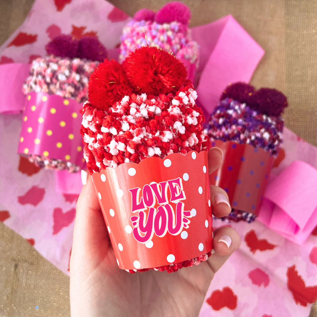 "LOVE YOU" CUPCAKE SOCKS - RED