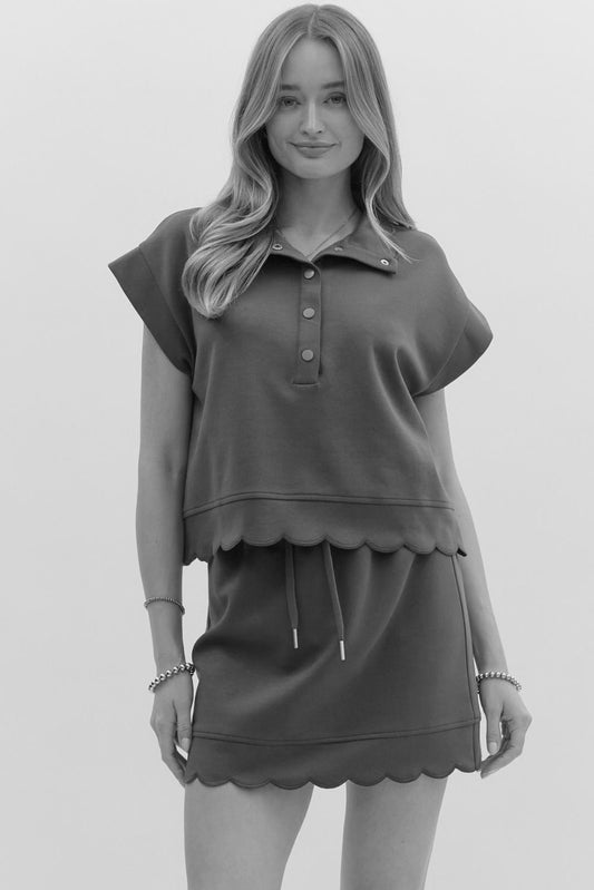 SPORTY SCALLOP TOP