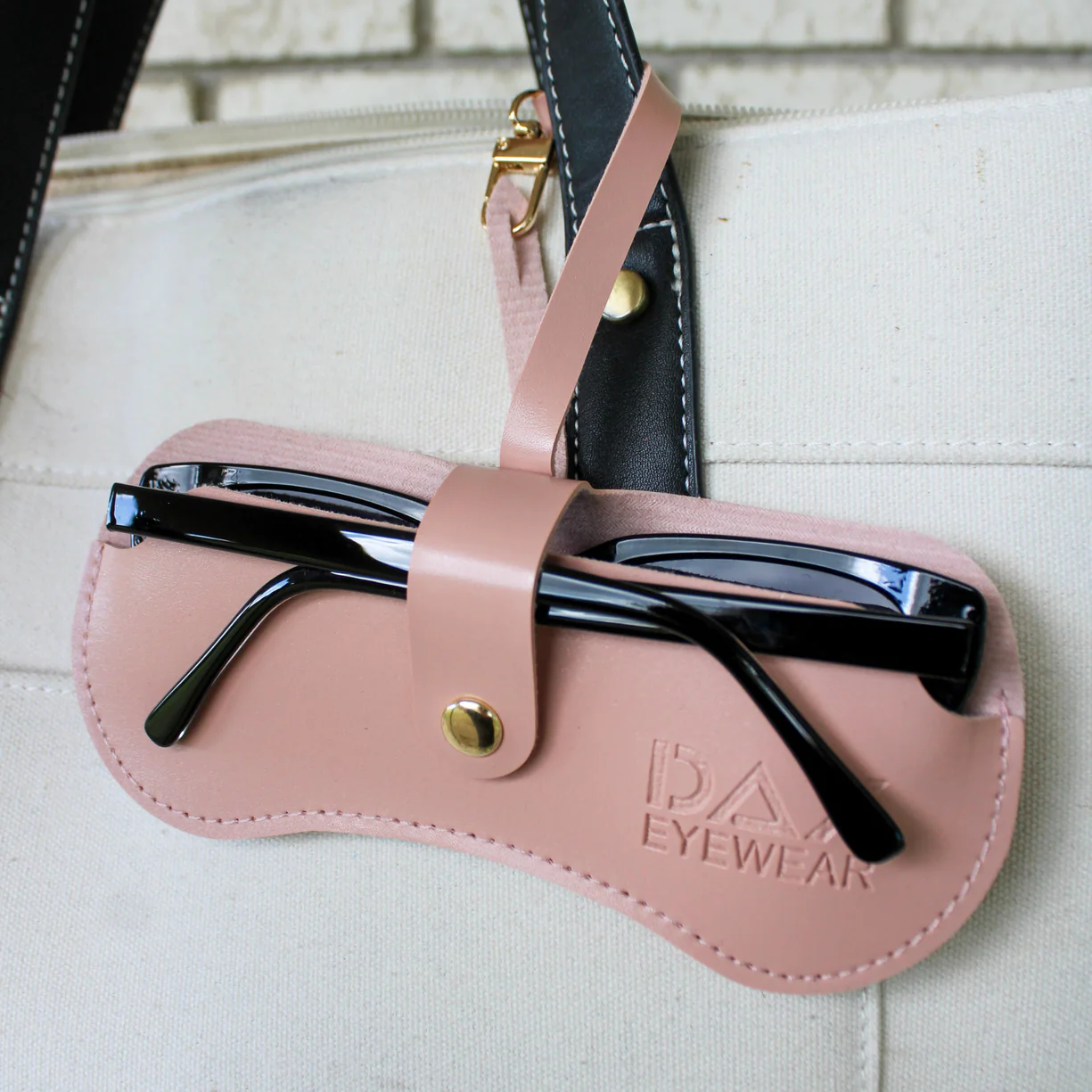 DAX EYEWEAR CLUTCH - LIGHT PINK
