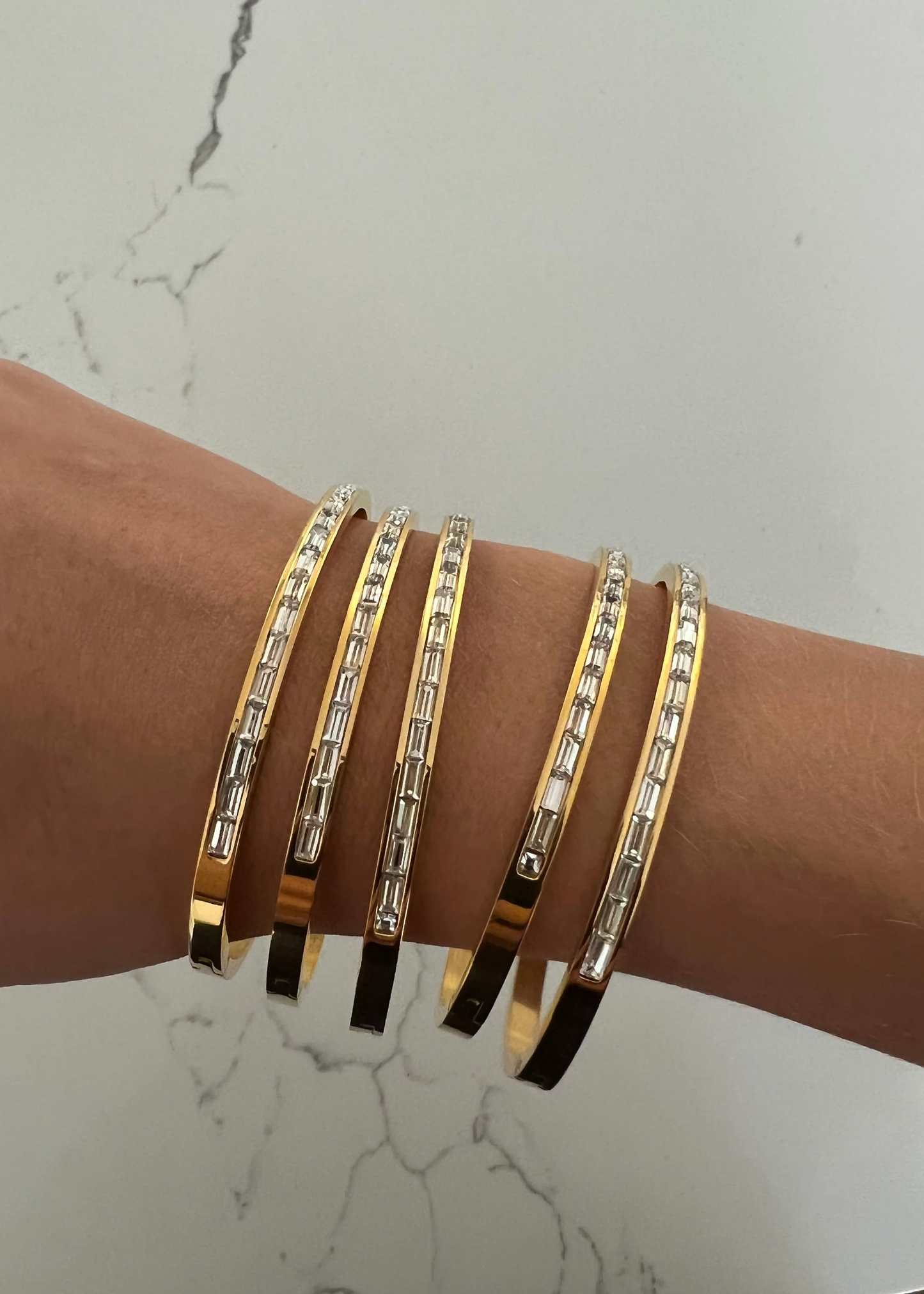 DAINTY DIAMAOND BANGLE