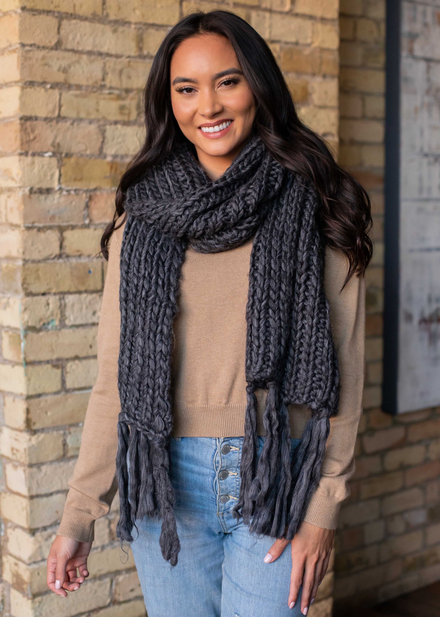 GREY SCARF WITH FRINGE