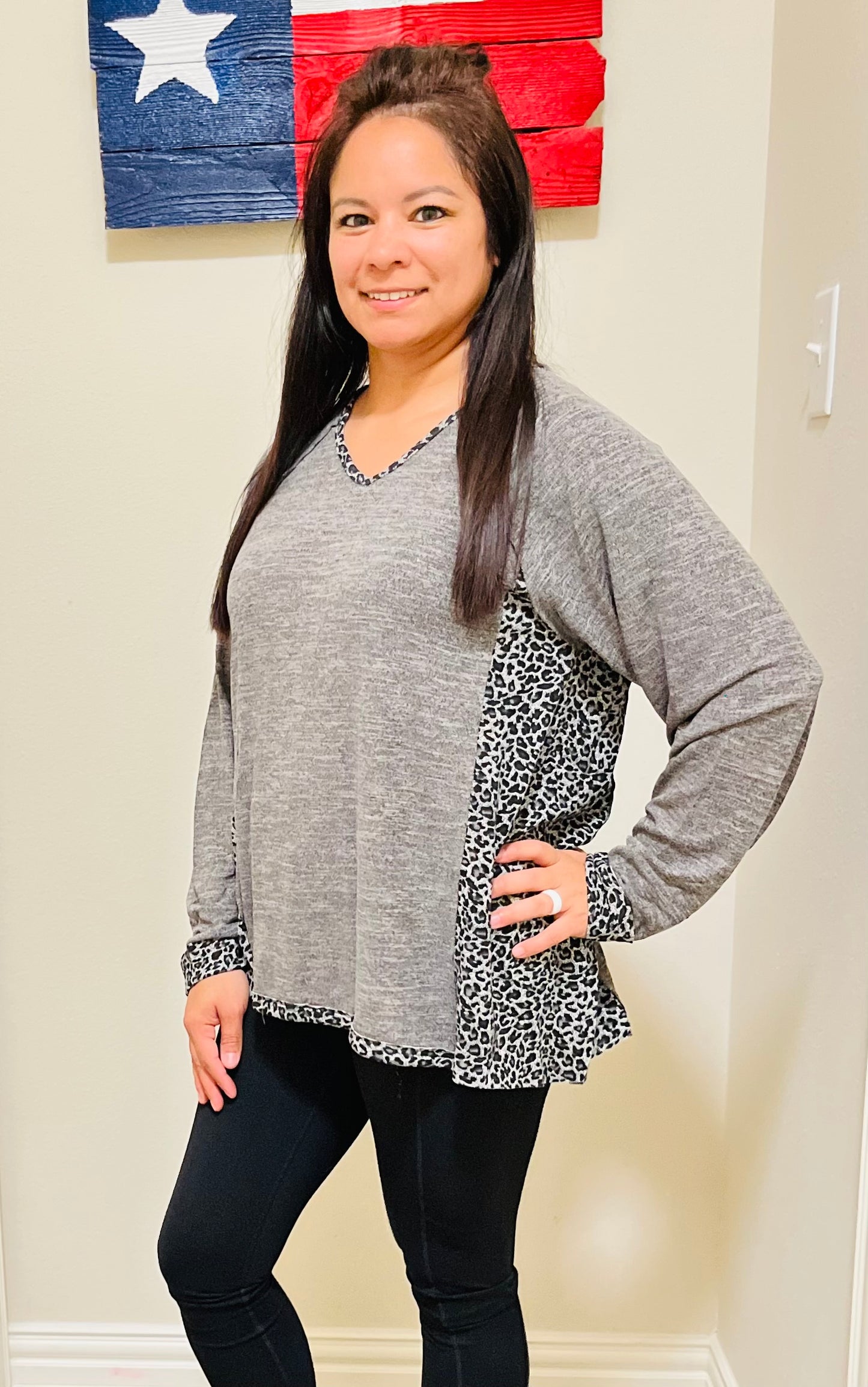 GREY LEOPARD TOP