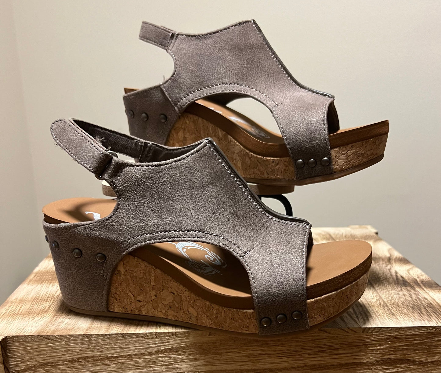 LIBERTY WEDGE - TAUPE