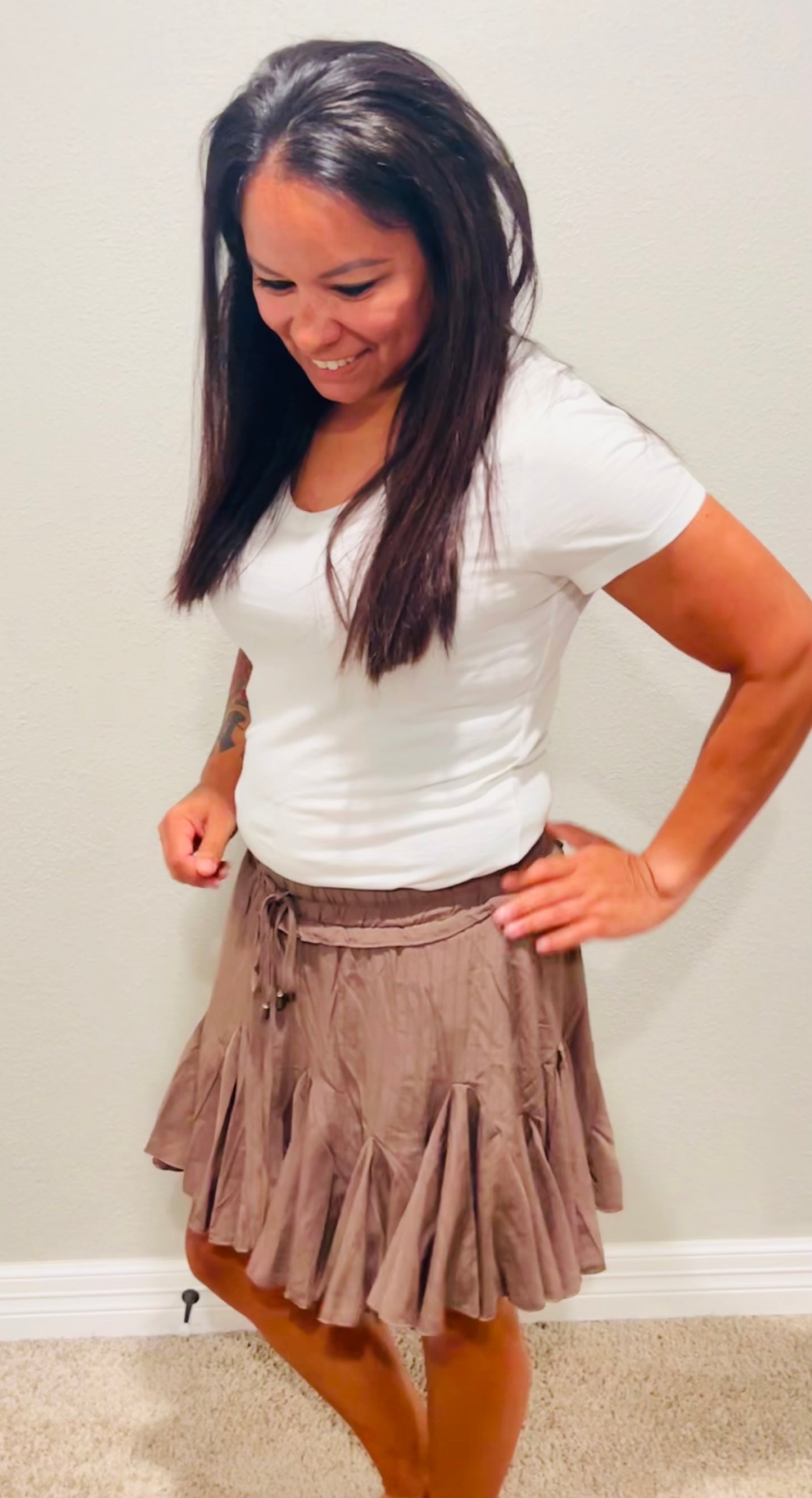 FLIRTY SKIRT - BROWN